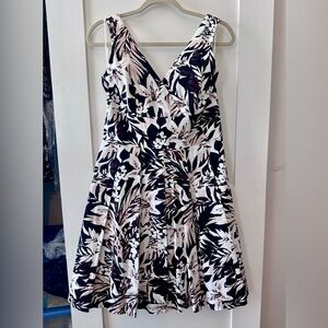 White House Black Market Black and White Leaf Print Dress